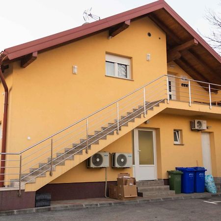 Kutjevo Rooms & Apartment Perak מראה חיצוני תמונה