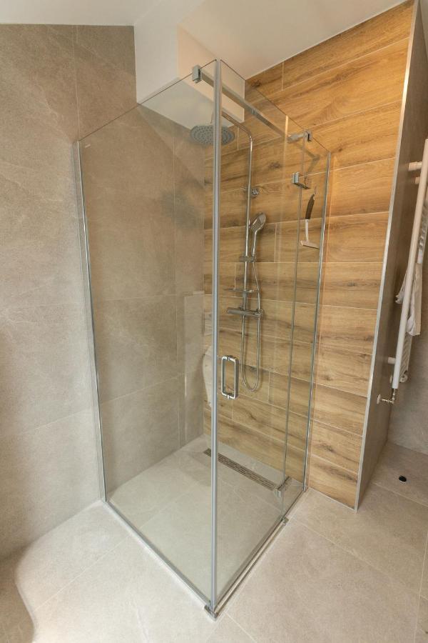 Kutjevo Rooms & Apartment Perak מראה חיצוני תמונה