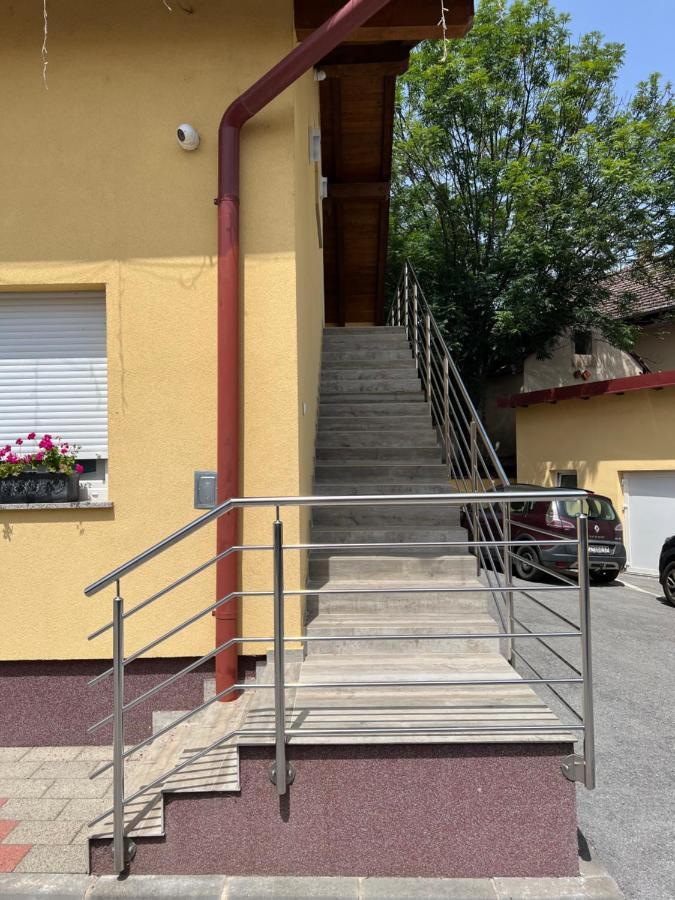 Kutjevo Rooms & Apartment Perak מראה חיצוני תמונה